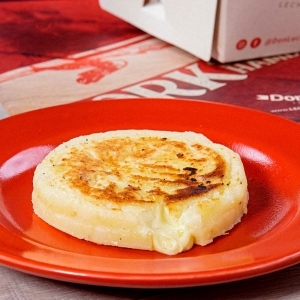 Arepa de Queso x1 - Don Lucho - Lechonería Arepa de Queso x1 - Don Lucho - Lechonería
