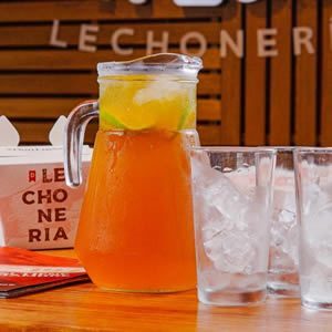 Jarra de Limonada de Panela - Don Lucho - Lechonería Jarra de Limonada de Panela - Don Lucho - Lechonería
