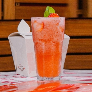 Jugo de Fresa EN AGUA - Don Lucho - Lechonería Jugo de Fresa EN AGUA - Don Lucho - Lechonería
